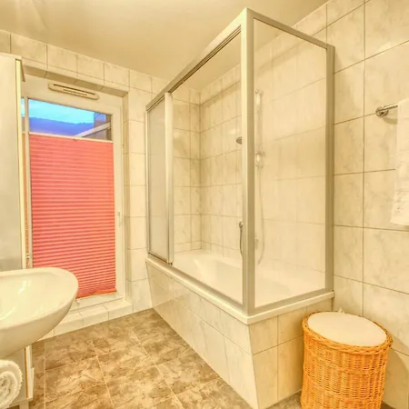 Penthouse Ari - By Alpen 젤암제