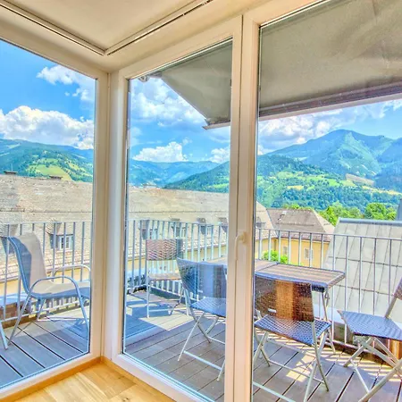 Penthouse Ari - By Alpen